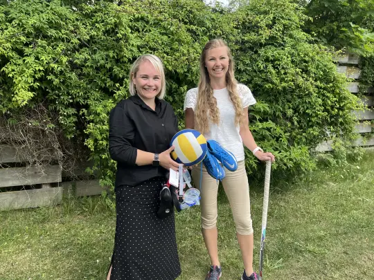 Elise Havn skal kartlegge hvem som kan få tilskudd til sine aktiviteter. Her med folkehelsekoordinator Marianne Stallvik Kråkmo.